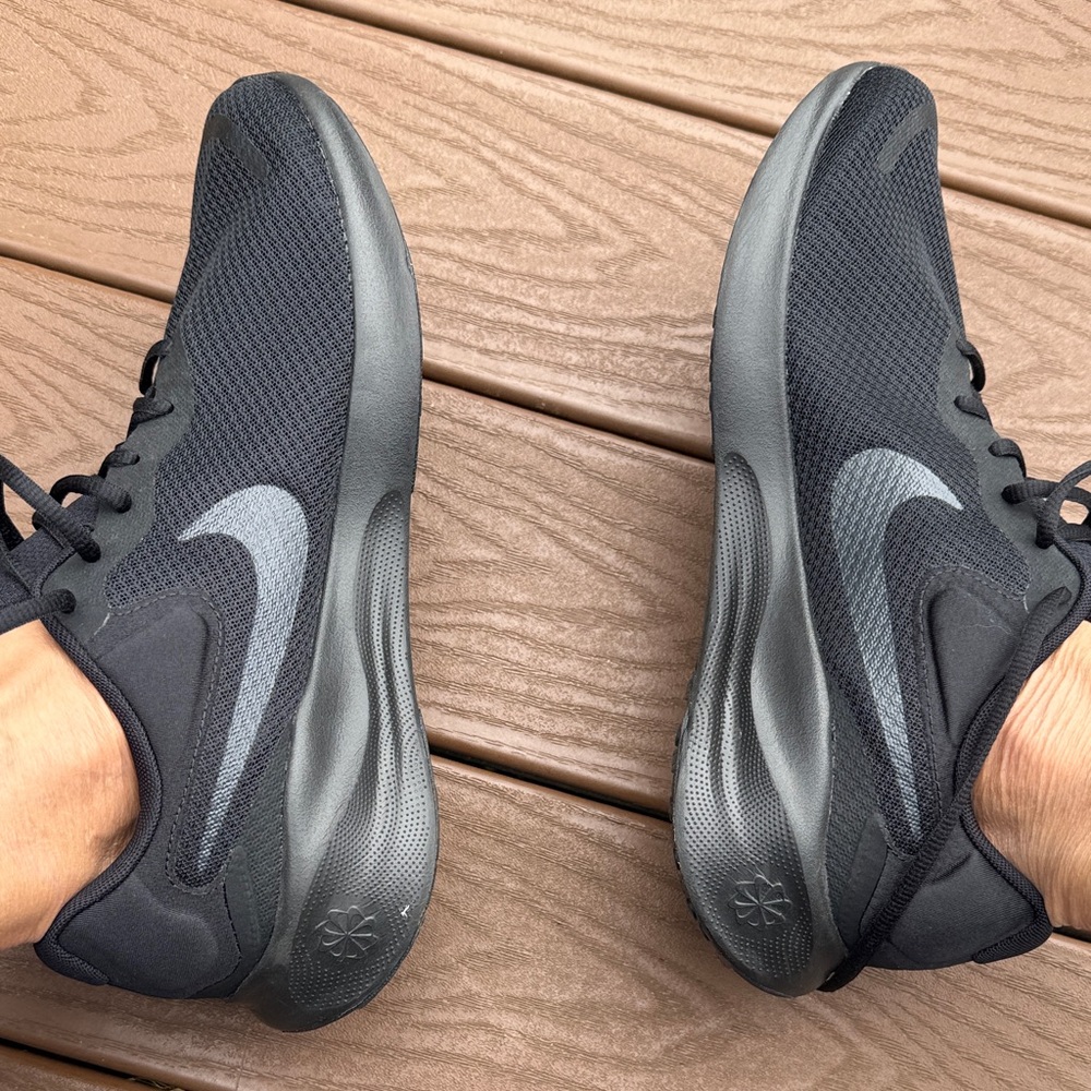 Nike Revolution 7 Men’s Size 10 Extra Wide